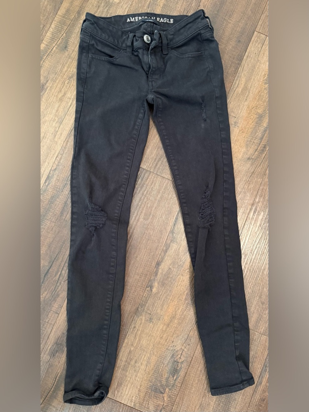 American Eagle Outfitters Black Distressed Skinny Jeggings, size 00